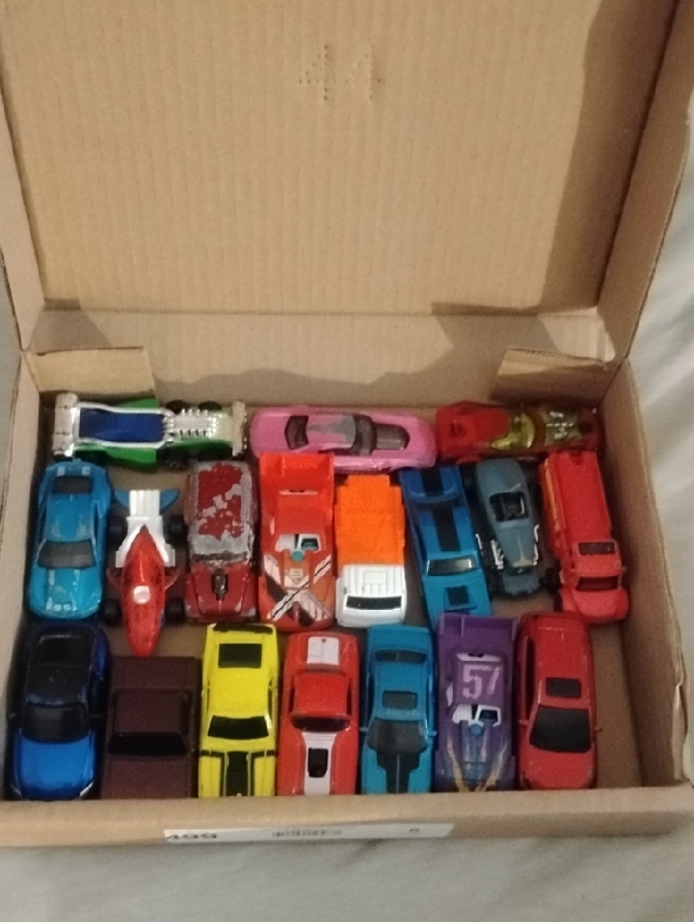 18 Piece Kids Toy Cars - Multicolor Toy Vehicle Set Hot Wheels, Maisto, Matchbox